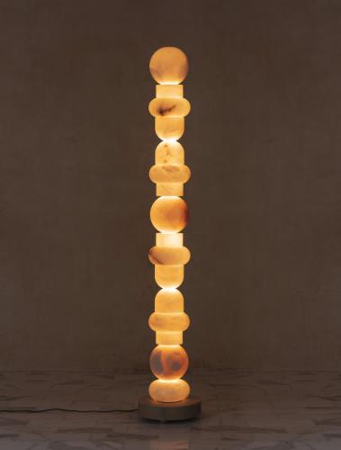 ALABASTER TOTEM 16