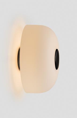 EXTERIOR ROLO WS FACING BACKWARD