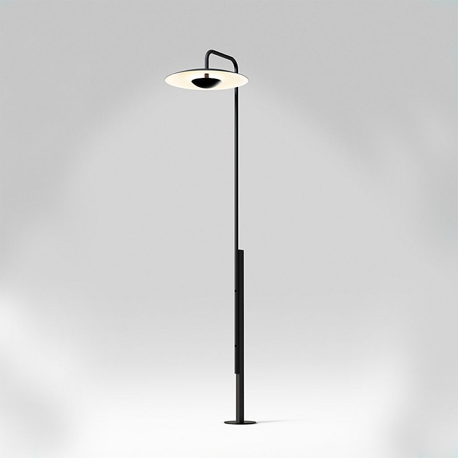 GINGER - LAMP POST